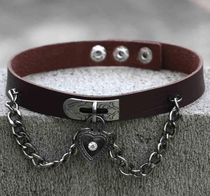 Chained Lock Heart Choker