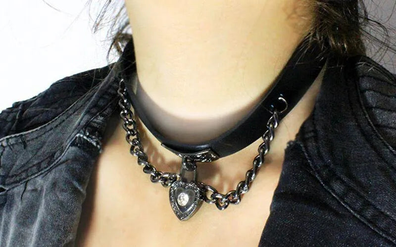 Chained Lock Heart Choker