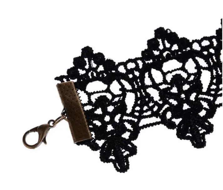 GOTHIC TASSEL CHOKER