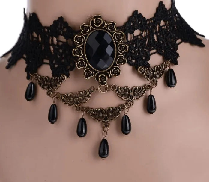 GOTHIC TASSEL CHOKER