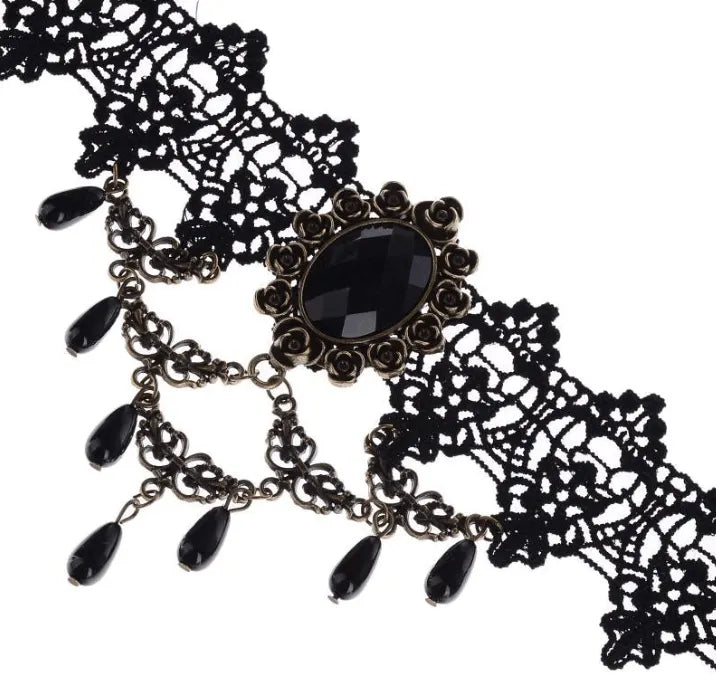 GOTHIC TASSEL CHOKER