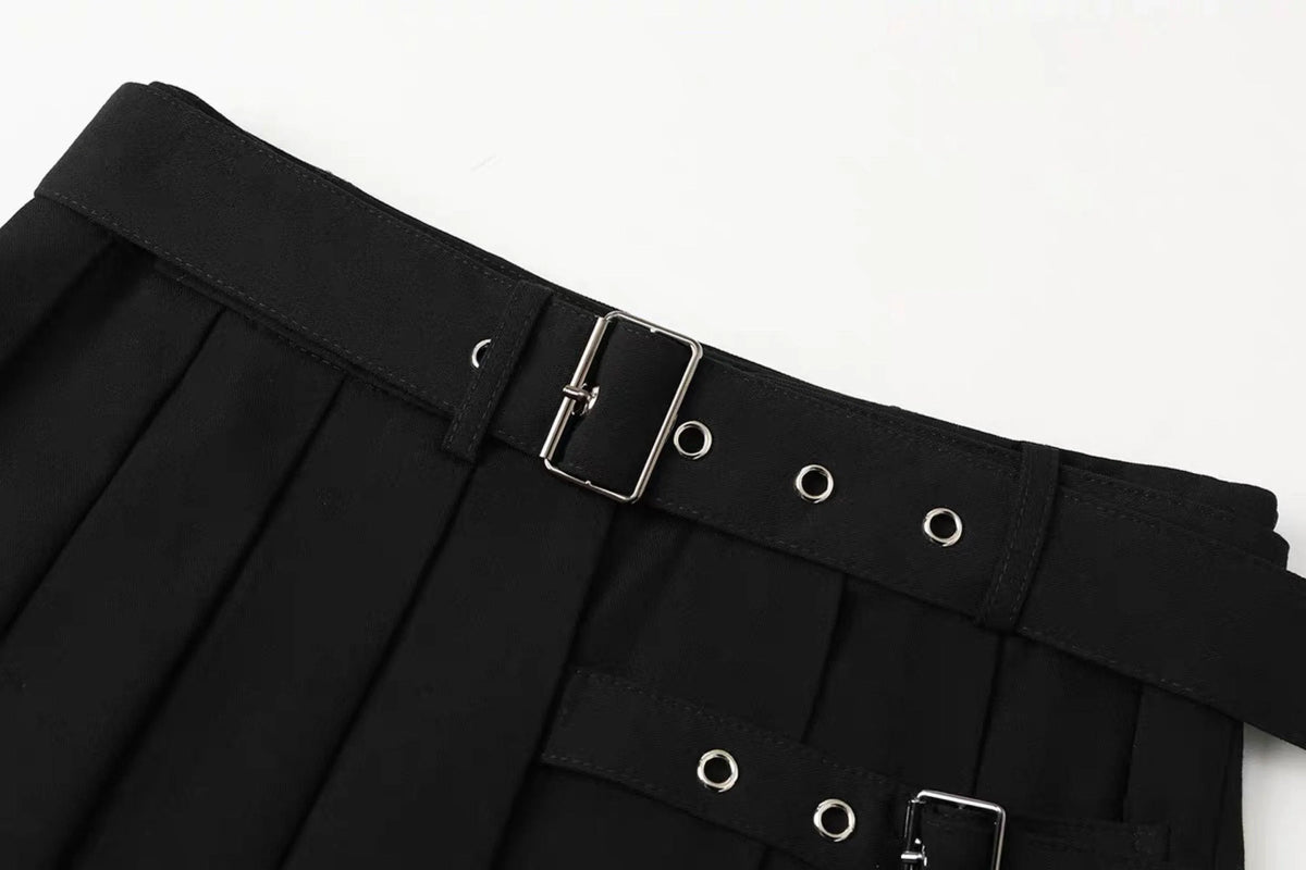Double Buckle Black Pleated Skirt