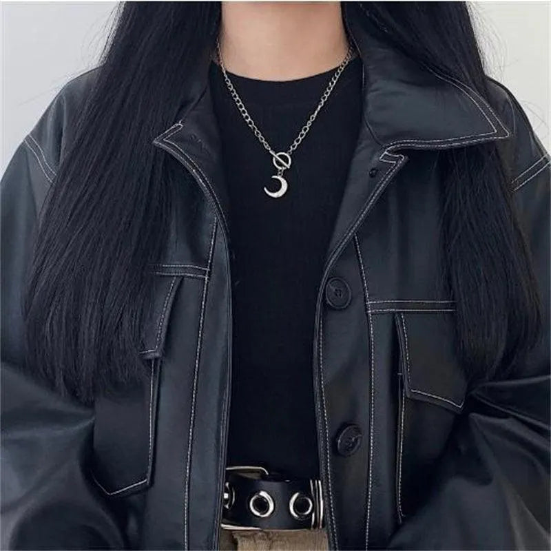 Moon Round T-shaped Buckle Necklace