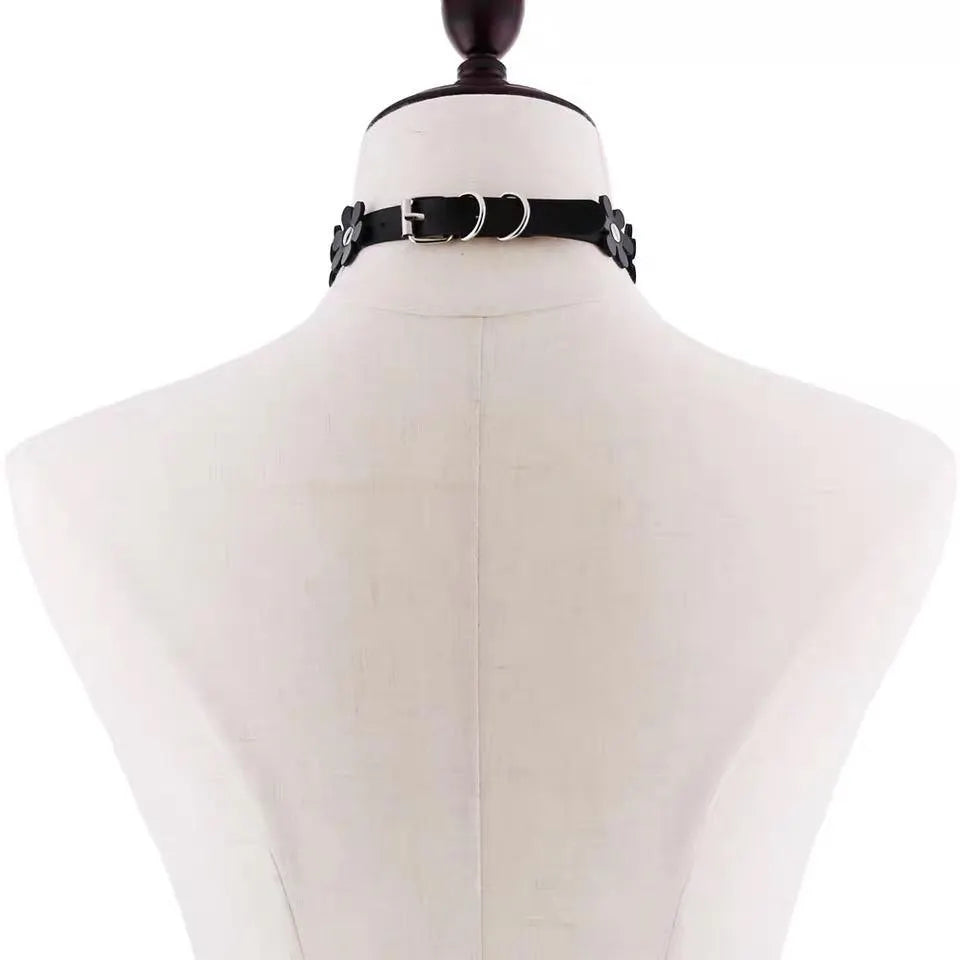 Flowers O-Style Choker