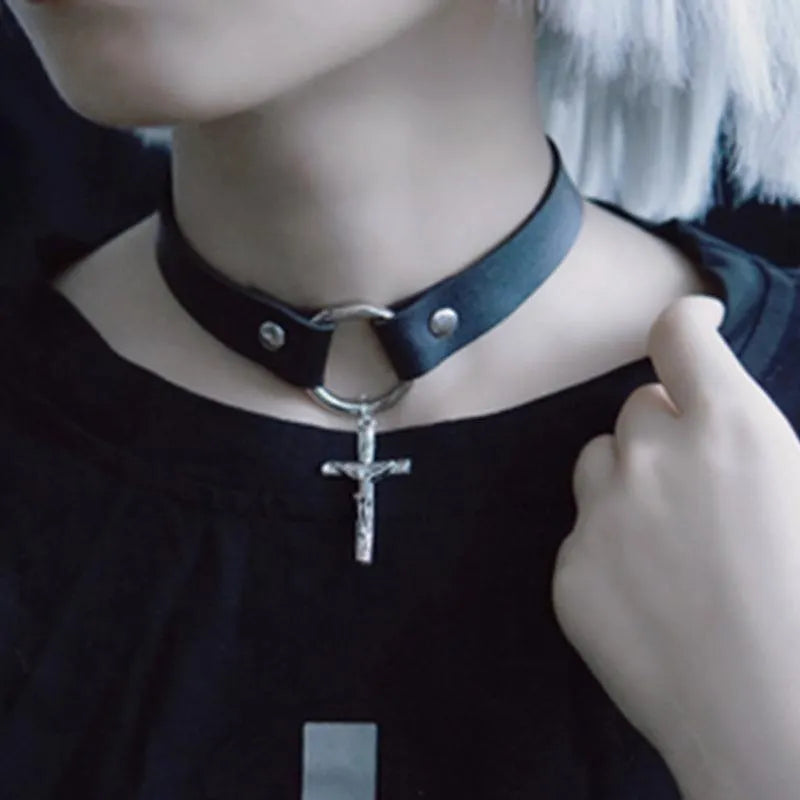 Love Heart Circle Choker