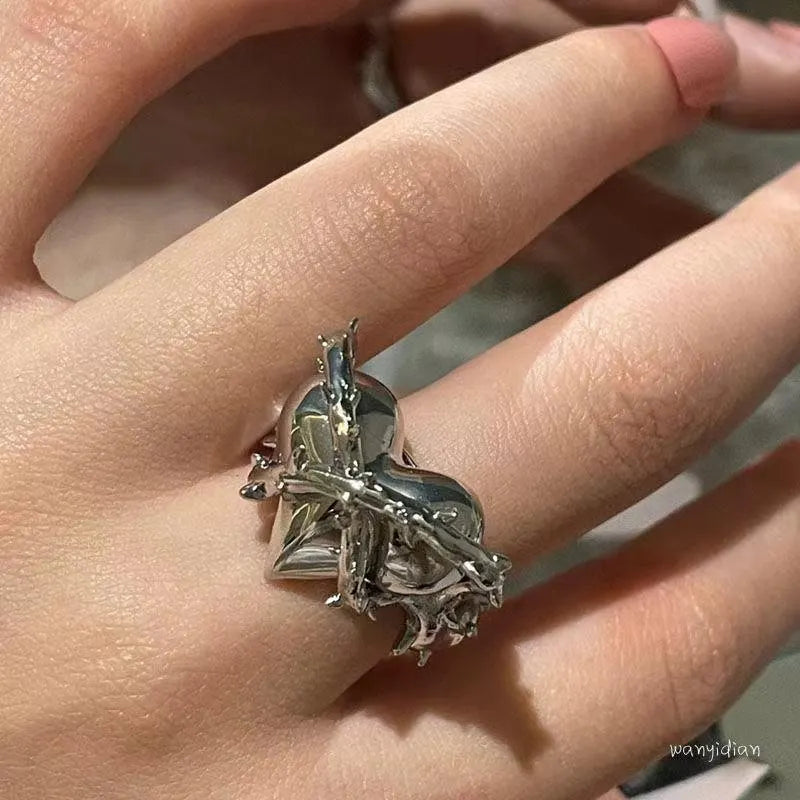 Imprisoned Heart Metal Thorn Love Ring