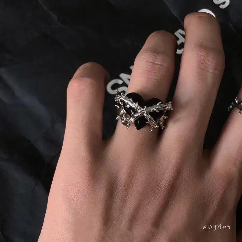 Imprisoned Heart Metal Thorn Love Ring