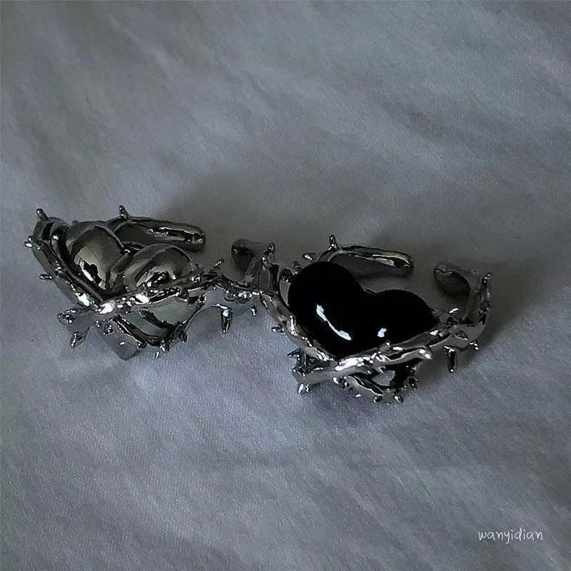 Imprisoned Heart Metal Thorn Love Ring
